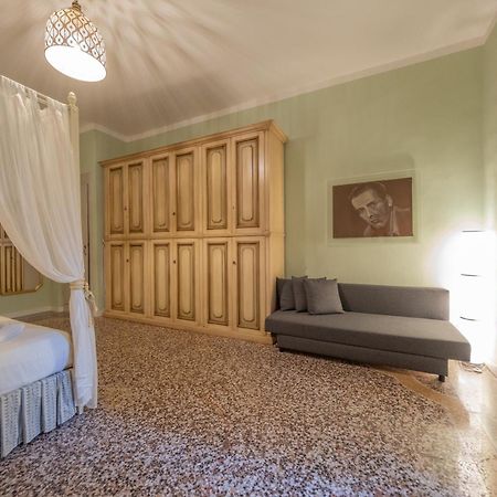Lungarno Buozzi 7 Apartments ピサ エクステリア 写真