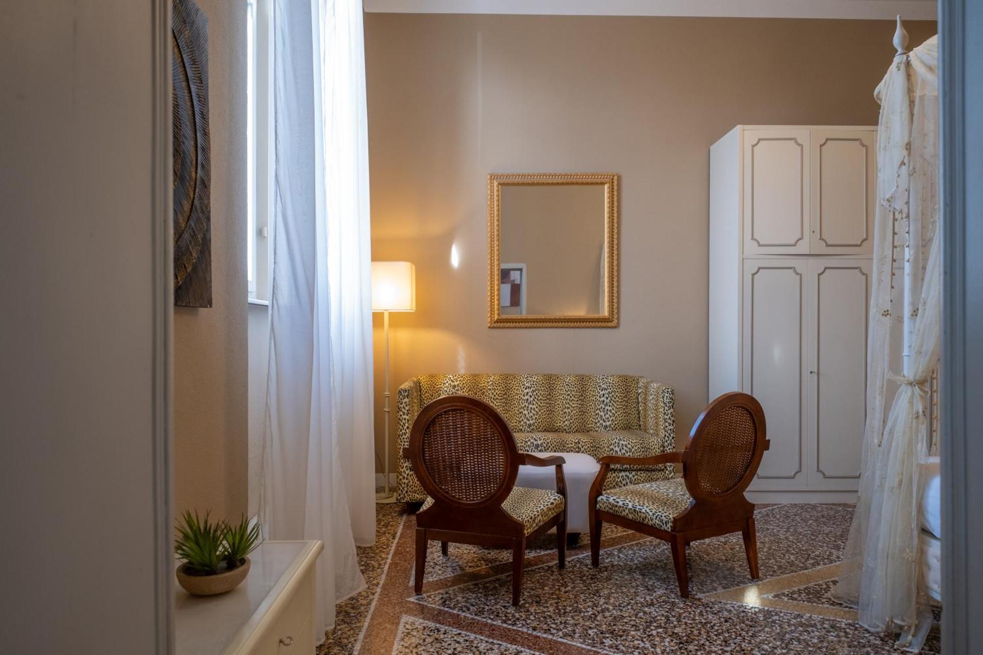 Lungarno Buozzi 7 Apartments ピサ エクステリア 写真