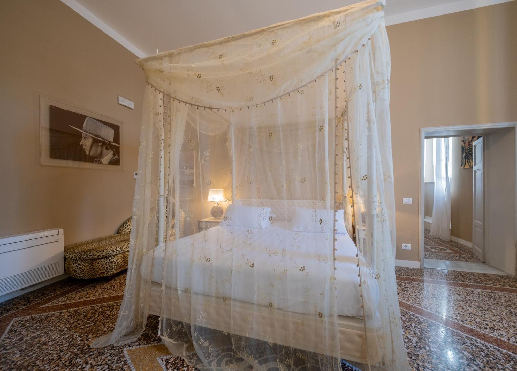 Lungarno Buozzi 7 Apartments ピサ エクステリア 写真