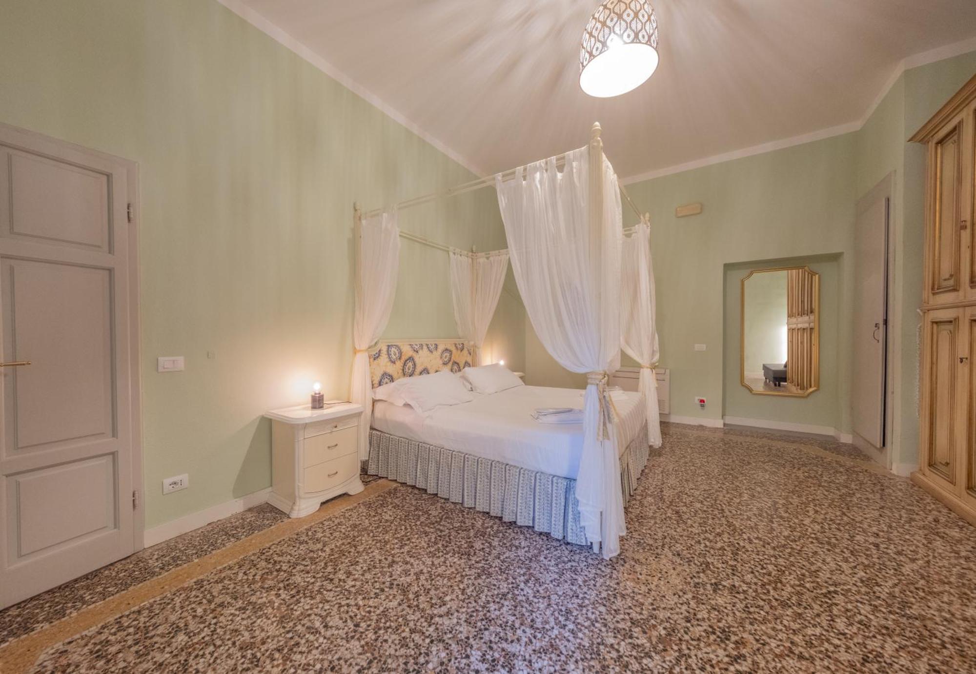 Lungarno Buozzi 7 Apartments ピサ エクステリア 写真